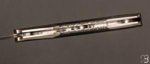 Couteau " Legend " pliant artisanal de Cyril Kalisz - Fatcarbon Spacecoral et RWL34