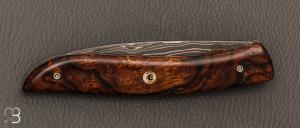 Couteau  " le Névé " pliant  par Tim Bernard - Loupe de Bois de fer et lame damas