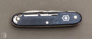   Couteau Synergy X Alox Bleu par Victorinox - 0.8226.22