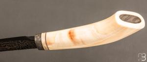    Couteau droit fait main par Jean Paul Sire - Ivoire de Phacochère et Damas
