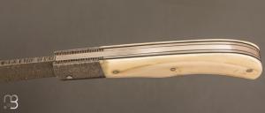  Couteau " Tony XL  " custom de Anthony Brochier - Damas multi-barreaux torsadé et ivoire de phacochère