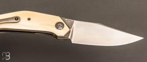  Couteau " Archos " custom par Thierry Savidan - Ivoire de phacochère et CPM154CM