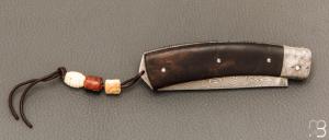 Couteau de collection modèle " Berger " de Jean Pierre Veysseyre - Damas et noyer