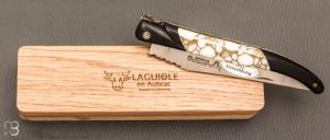 Couteau Laguiole en Aubrac Prestige modèle Howlite Gold & Ebène